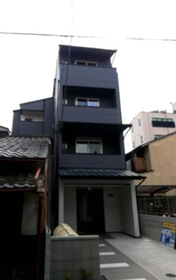 【外観】 | フラッティ千本二本松町ガレージ | 駐車場は建物の前面です