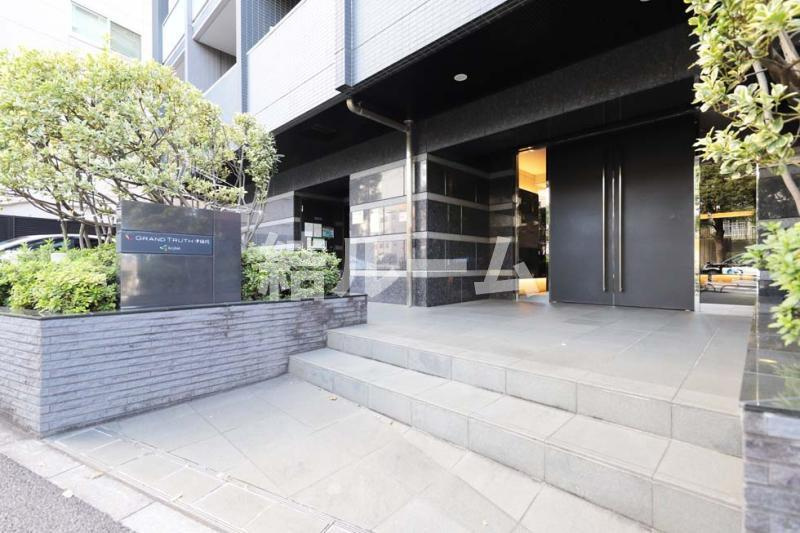 板橋区双葉町の賃貸マンションのエントランス