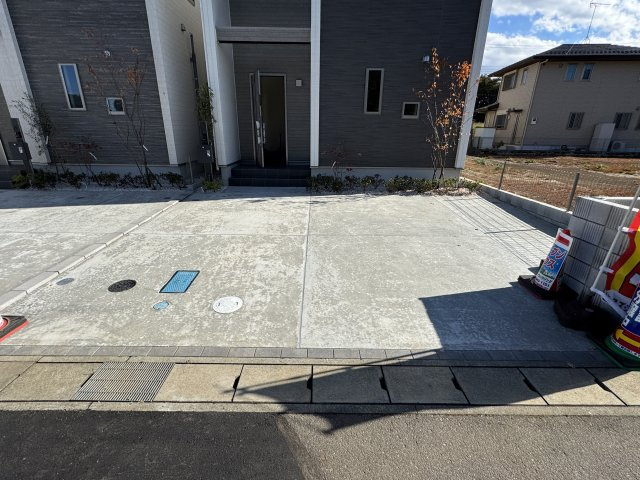 流山市古間木新築戸建【八木南小学校：9分】の駐車場|A号棟駐車スペース・並列2台駐車可