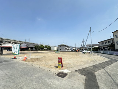 【前面道路含む現地写真】