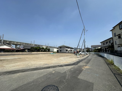 【前面道路含む現地写真】