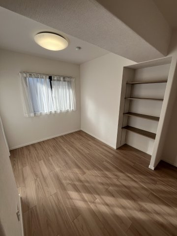 サーパス柏の居間・リビング|こちらの居間で趣味の時間をお楽しみください