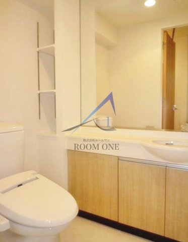 クレイシア新大塚の洗面所|独立洗面台です。