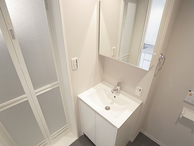 Maison De Istiklalの洗面所|シャンプードレッサーの独立洗面台