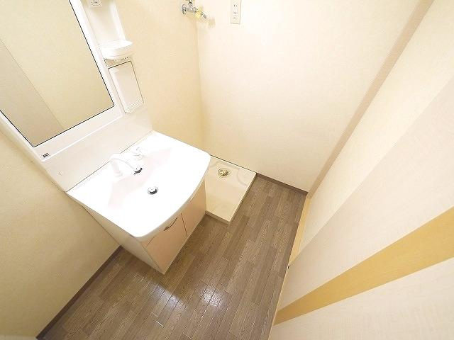 ゴールド・クレストの設備|洗濯機置き場を室内に完備しています