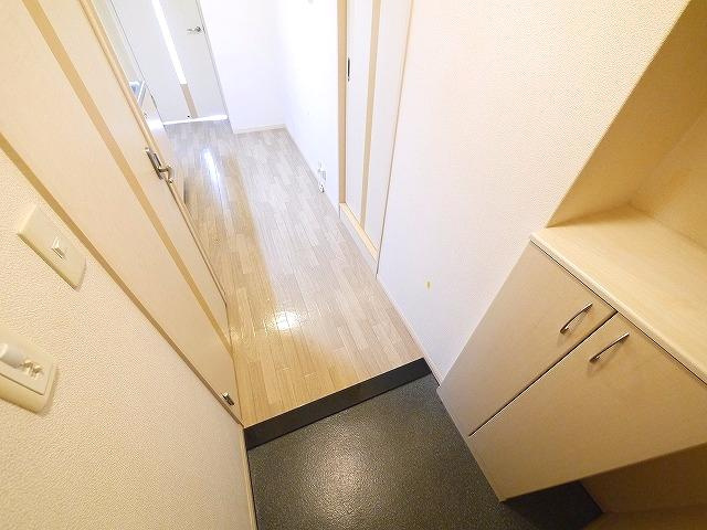 ゴールド・クレストの玄関|きれいな玄関です