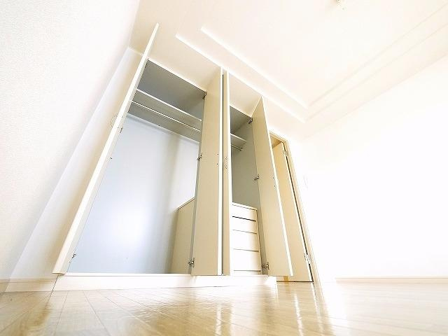 ゴールド・クレストの収納|ちょっとした収納スペースも充実しています