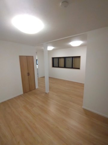 西東京市南町一丁目戸建の居間・リビング|こちらの居間で趣味の時間をお楽しみください