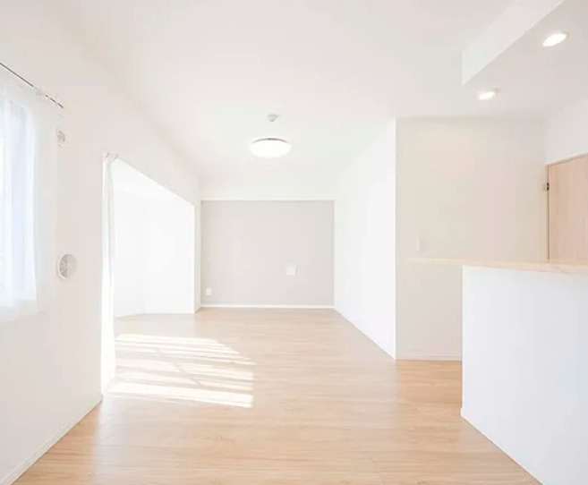 ベルドゥムール新越谷温泉の居間・リビング|こちらのリビングで趣味の時間をお楽しみください