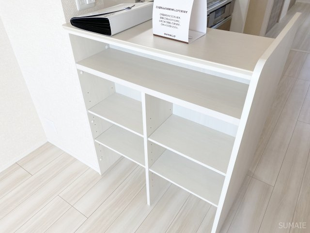 ｐｌｕｍｅの収納|カウンター下は棚収納！