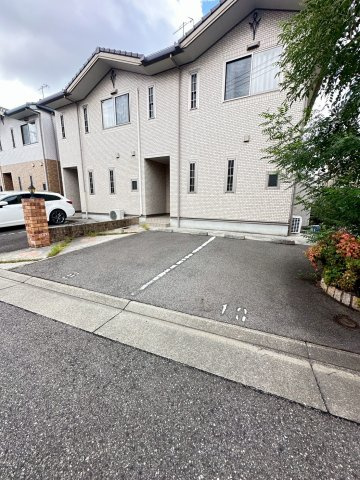 サンリバー大久保の駐車場|駐車場があります