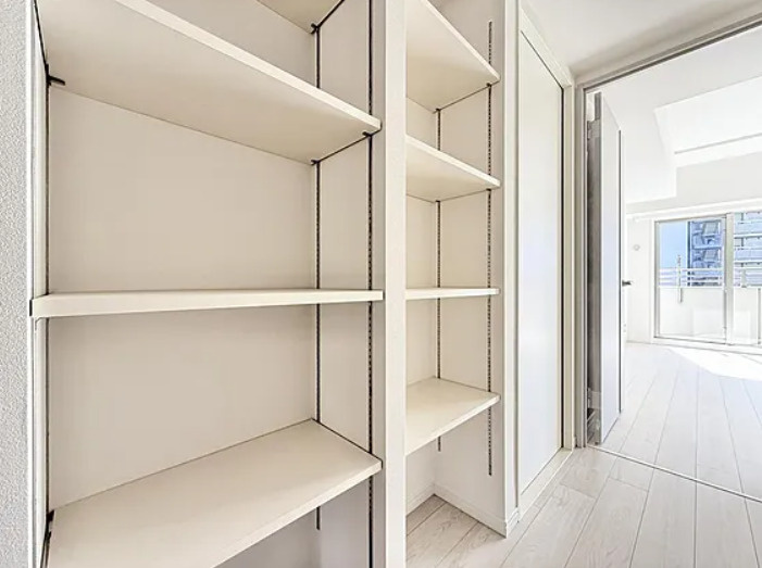 リーデンススクエア千葉の収納|たっぷりとした収納スペースです