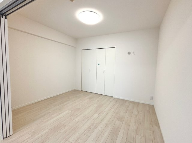 リーデンススクエア千葉の洋室|明るい洋室です