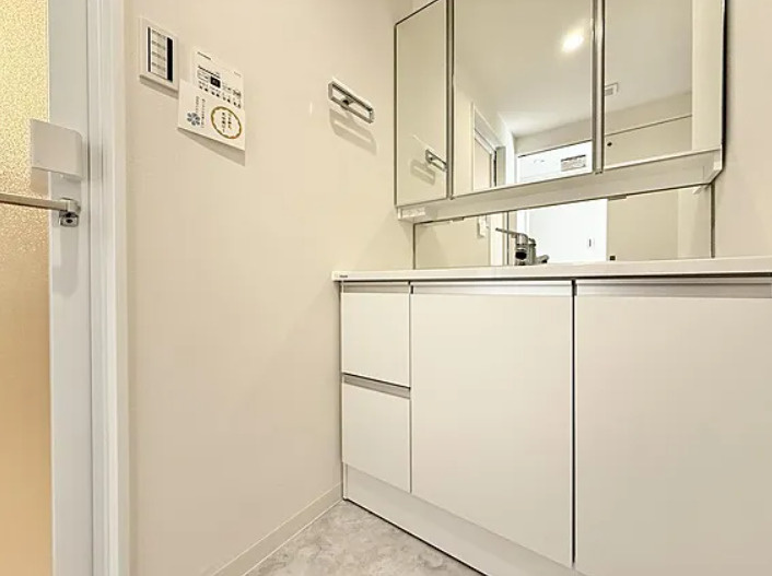 リーデンススクエア千葉の洗面所|忙しい朝には欠かせない洗面所です