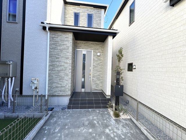 流山市古間木新築戸建【八木南小学校：9分】のエントランス|エントランス・玄関ポーチ