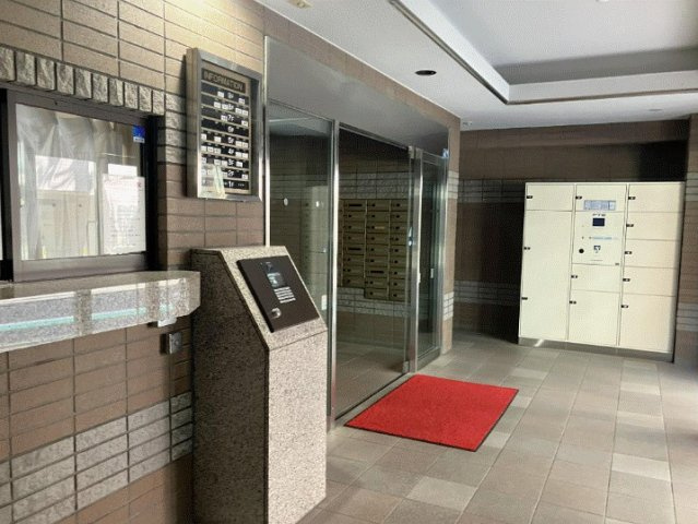 ライオンズマンション町屋第三のエントランス|防犯が気になる方におすすめのオートロック付！しつこい勧誘や不審者の侵入をシャットアウトします♪