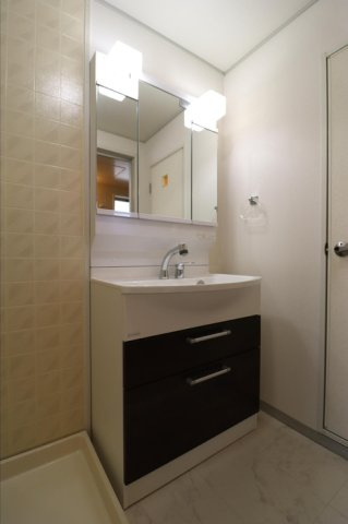 ハイツNINOWARI　A棟の洗面所