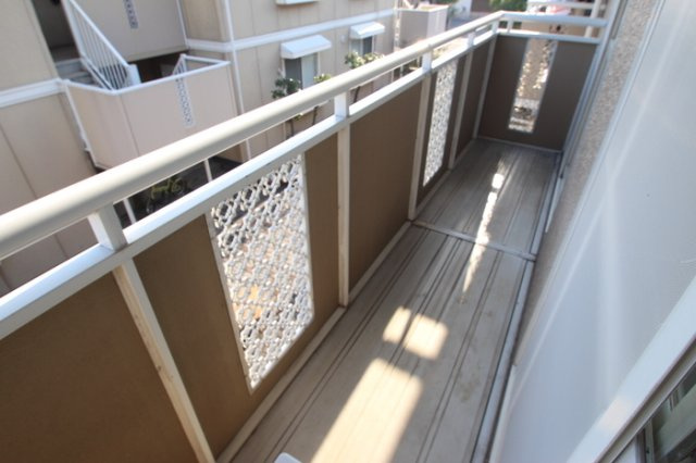 ハイツNINOWARI　A棟のバルコニー