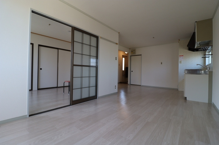 ハイツNINOWARI　A棟の居間・リビング