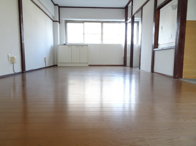 大運寺ビル貸店舗の内装