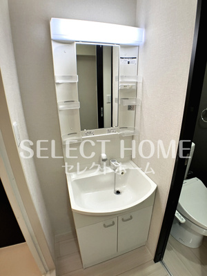 【独立洗面台】 | Ａ・Ｃｉｔｙ八帖 | 独立洗面台、小物を置くことができて便利です