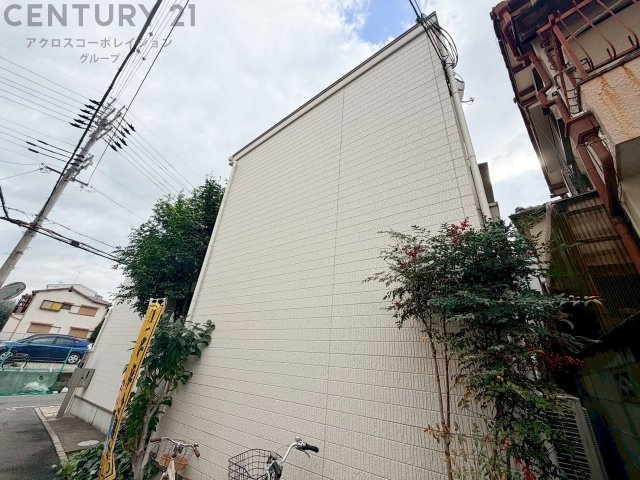 木造２階建ての４LDKとなっております。