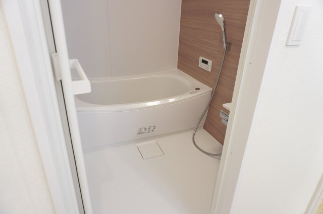 ベルドゥムール北越谷駅前の浴室