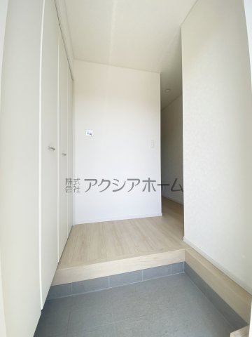 所沢市久米・全3棟　新築一戸建　1号棟　～駐車並列2台～の玄関
