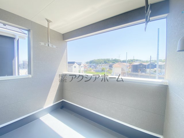 所沢市久米・全3棟　新築一戸建　1号棟　～駐車並列2台～のバルコニー