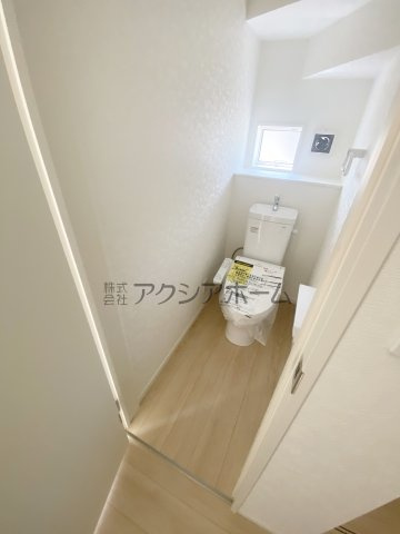 所沢市久米・全3棟　新築一戸建　1号棟　～駐車並列2台～のトイレ