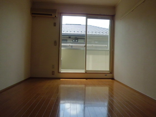 シティハイム　パンジーの洋室|南向き日当り良好　フローリングの洋室６帖