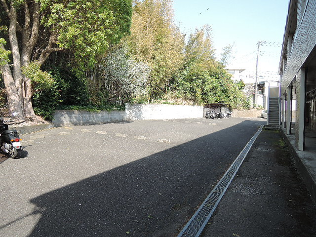 シティハイム　パンジーの駐車場|敷地内駐車場