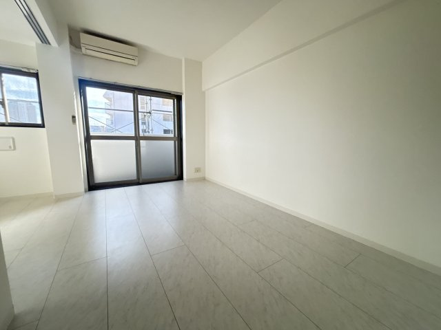 アン・ボルヌの居間・リビング|※別号室の参考写真です。