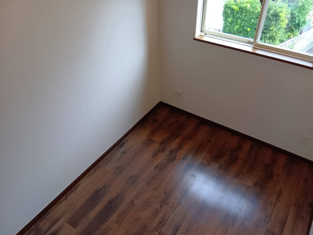 ネイ・ヴァンクールの洋室