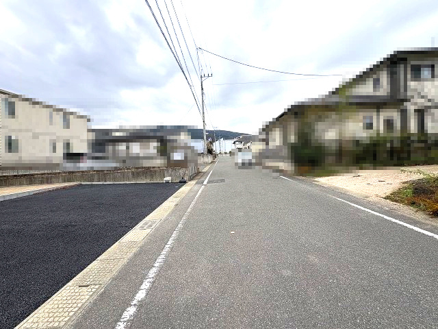 【その他】 | 大野城市乙金3丁目第3　1号棟（全1棟）【仲介手数料無料・0円】 | 現地写真。前面道路です。