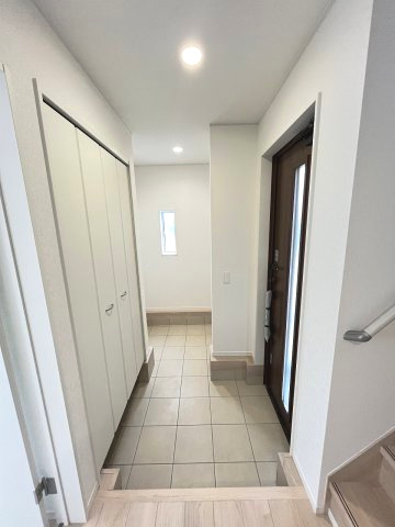 【玄関】 | 大野城市乙金3丁目第3　1号棟（全1棟）【仲介手数料無料・0円】 | 現地写真。