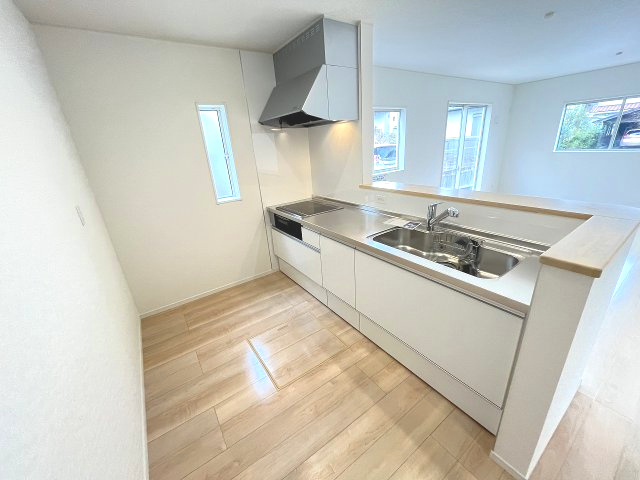 【キッチン】 | 大野城市乙金3丁目第3　1号棟（全1棟）【仲介手数料無料・0円】 | 現地写真。