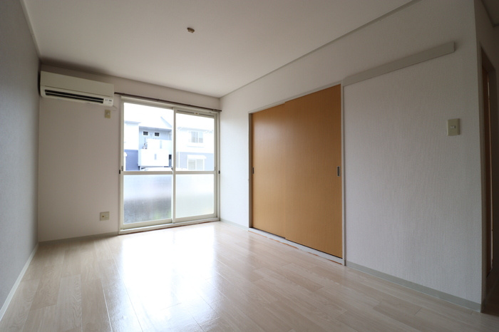 プリオールエフ　B棟の居間・リビング