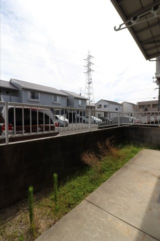 プリオールエフ　B棟の庭