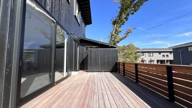 西軽井沢 追分エリア サウナ付き3LDKの新築戸建のバルコニー