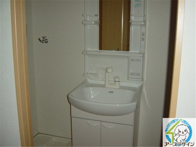 メゾン　ドゥ　シェリーの洗面所|パース写真