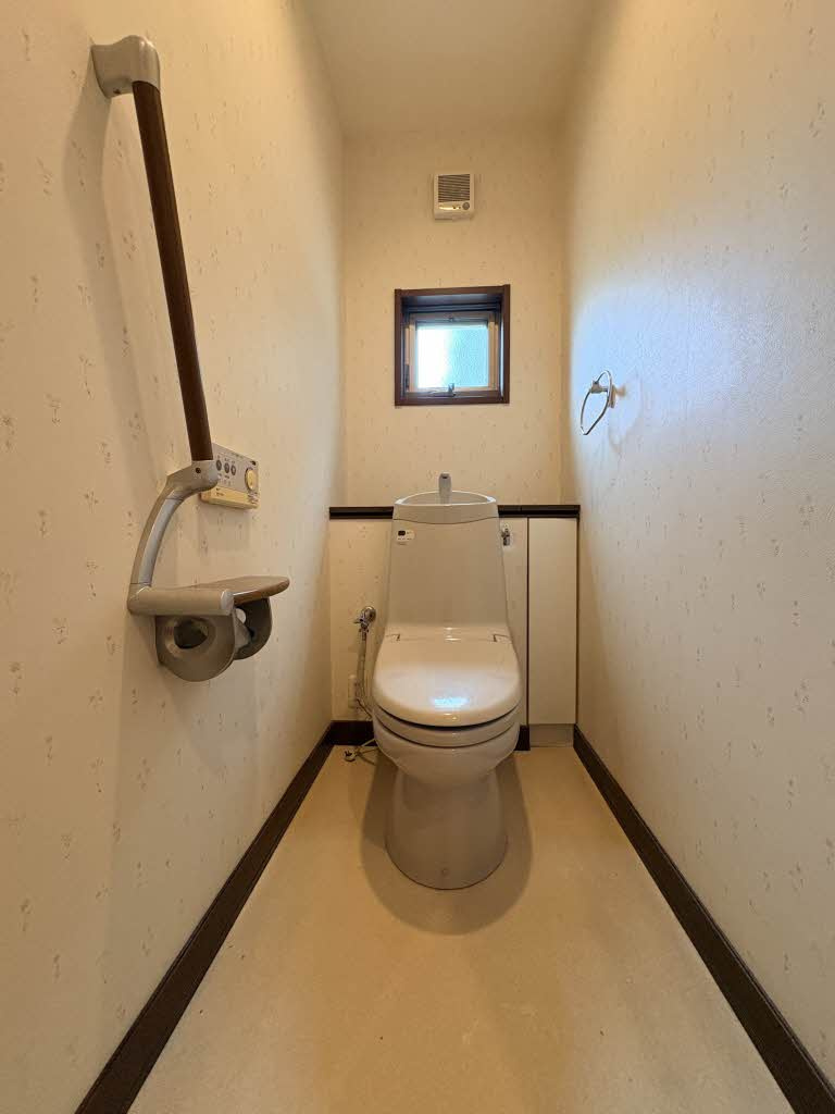 合志市須屋の一戸建てのトイレ