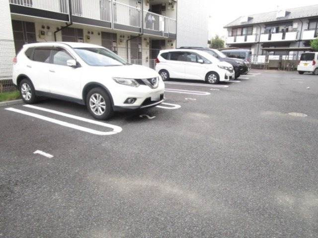 アルストロメリアの駐車場