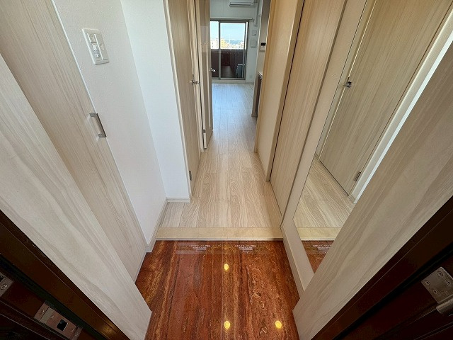 プレジオ十三の玄関