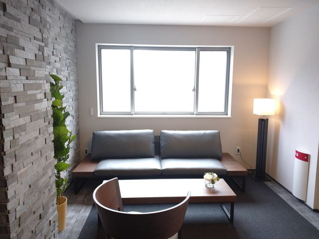 （シニア限定）リープ・グランツ～ヘーベルヴィレッジ武蔵新城のロビー|談話スペースあり