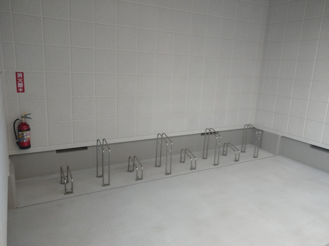 （シニア限定）リープ・グランツ～ヘーベルヴィレッジ武蔵新城のその他共用部分|屋根付きの駐輪スペース