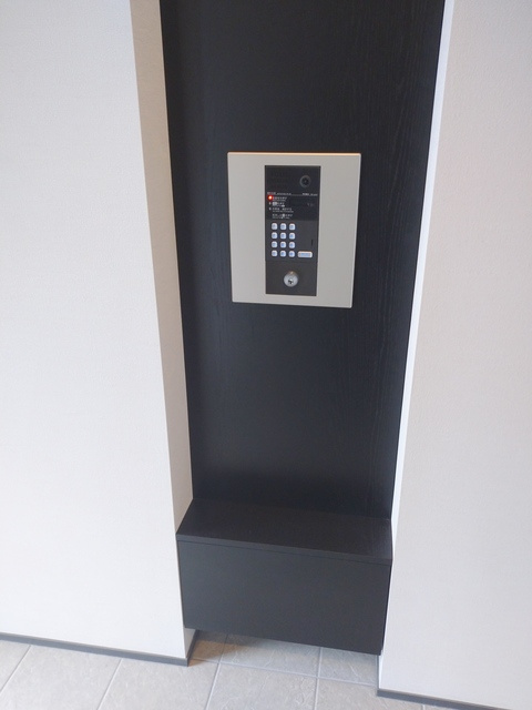 （シニア限定）リープ・グランツ～ヘーベルヴィレッジ武蔵新城のセキュリティ|エントランスはオートロック仕様です