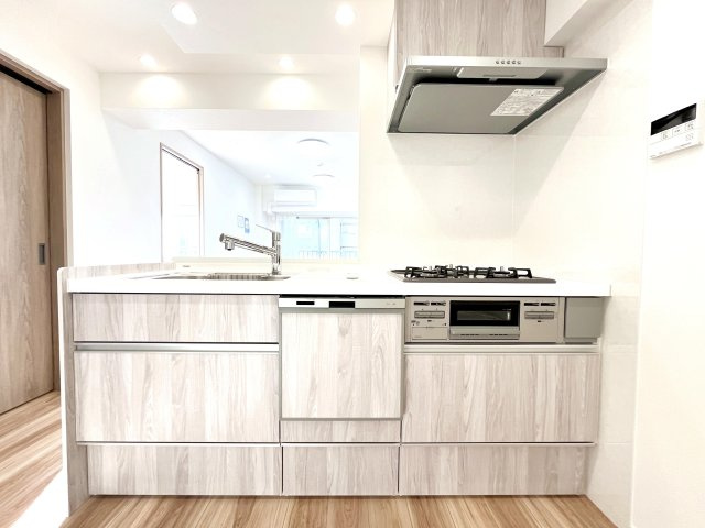 ネオコーポ亀有のキッチン|食後のひとときが、もっと自由に。ビルトイン食洗機が、家族の時間をそっと増やしてくれます♪