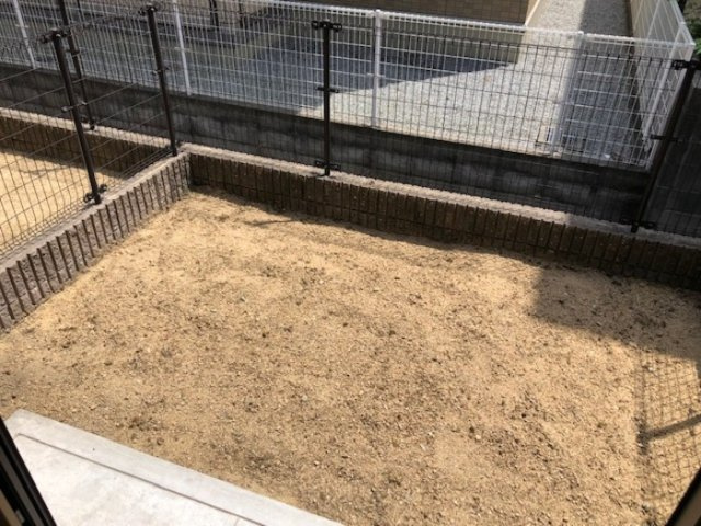 メゾンドールβ　G棟の庭