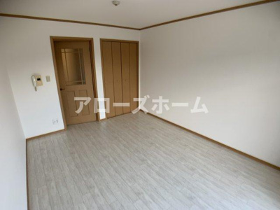 【居間・リビング】 | リバーサイド安藤 | ※室内写真は前回募集の1階住戸につきイメージです